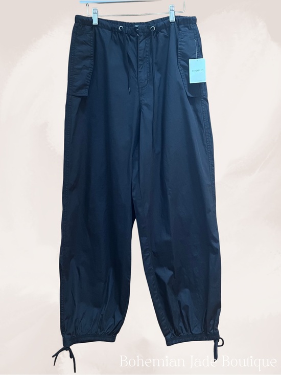 Forever 21 Pants - Forever 21 Cargo Parachute Jogger Pants Women’s Medium Black Drawstring NWT